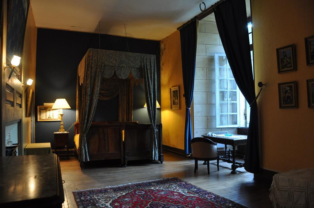 Bed and breakfast Chateau De Lanquais Extérieur photo