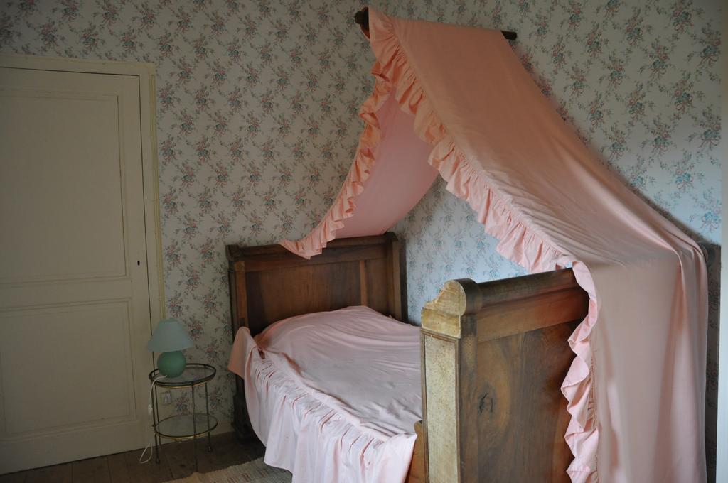 Bed and breakfast Chateau De Lanquais Extérieur photo
